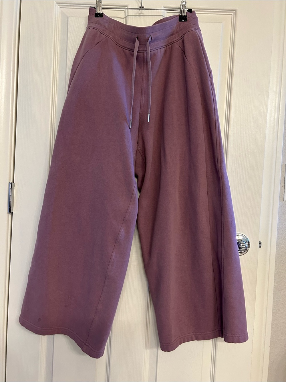 lululemon athletica Scuba Wide Leg Sweatpants in Mauve Large *26“ inseam*